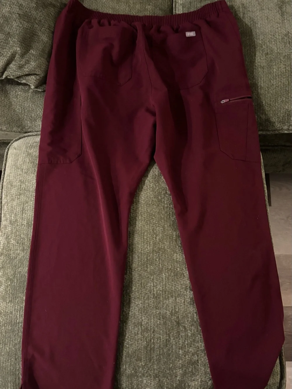 Figs streamlined jogger